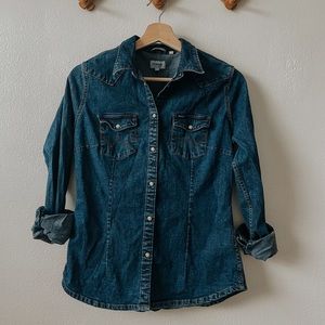 Women’s Wrangler Denim Shirt